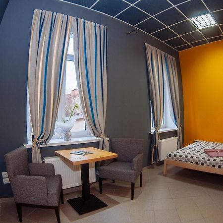 Papa'S Hostel Chernihiv Ngoại thất bức ảnh