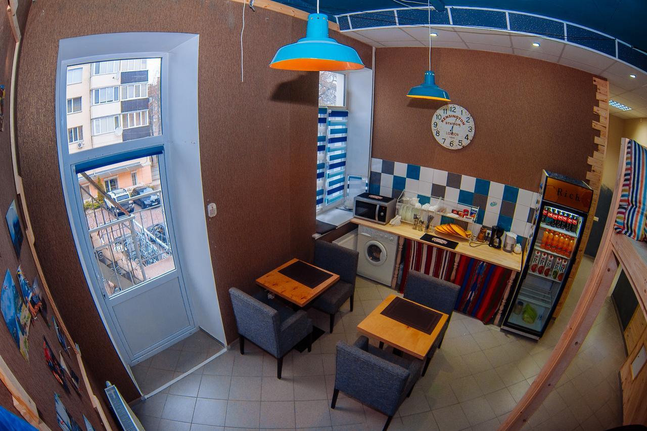 Papa'S Hostel Chernihiv Ngoại thất bức ảnh
