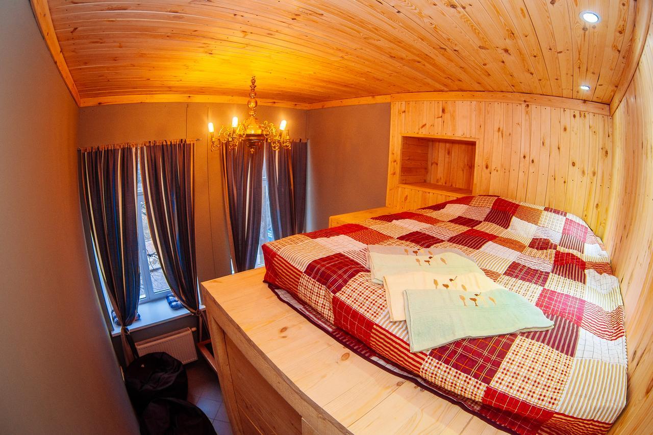 Papa'S Hostel Chernihiv Ngoại thất bức ảnh