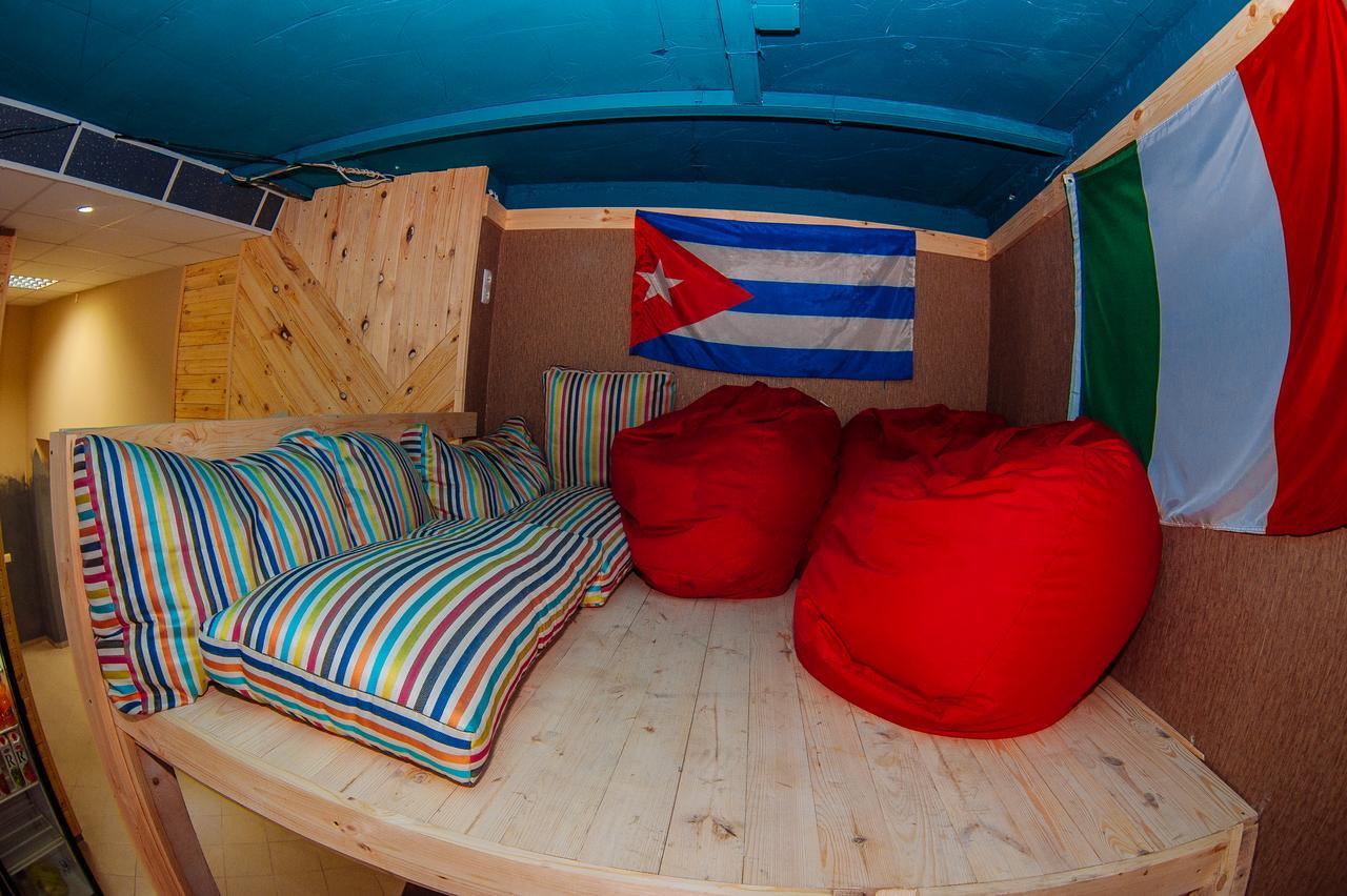 Papa'S Hostel Chernihiv Ngoại thất bức ảnh