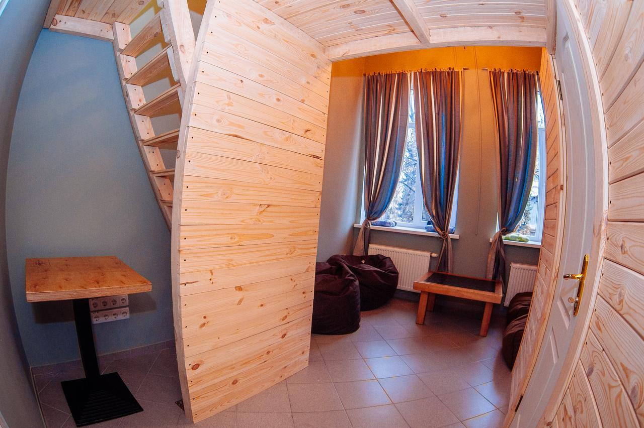 Papa'S Hostel Chernihiv Ngoại thất bức ảnh