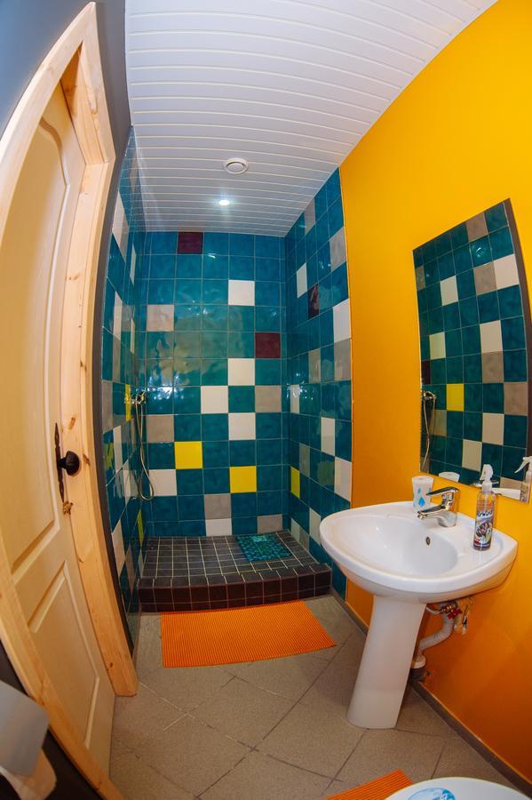 Papa'S Hostel Chernihiv Ngoại thất bức ảnh