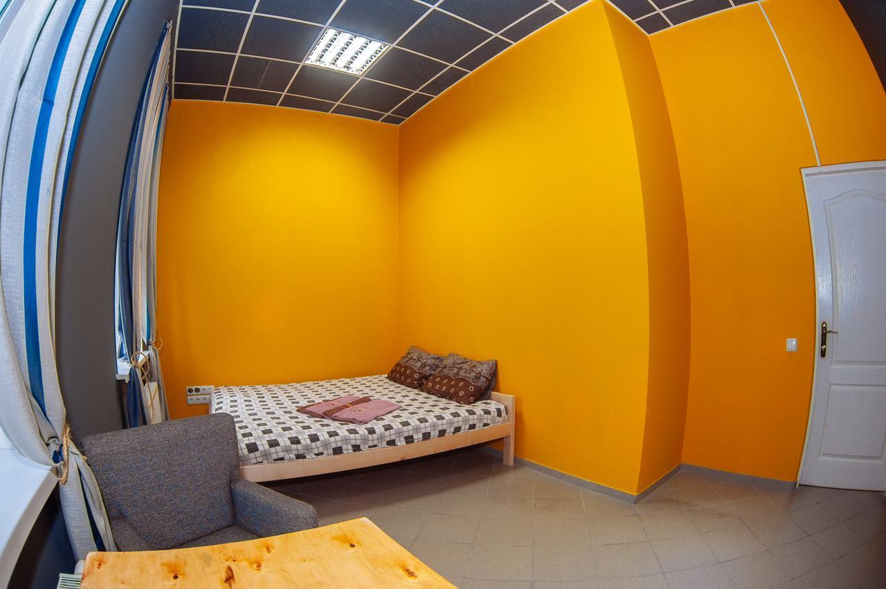 Papa'S Hostel Chernihiv Ngoại thất bức ảnh